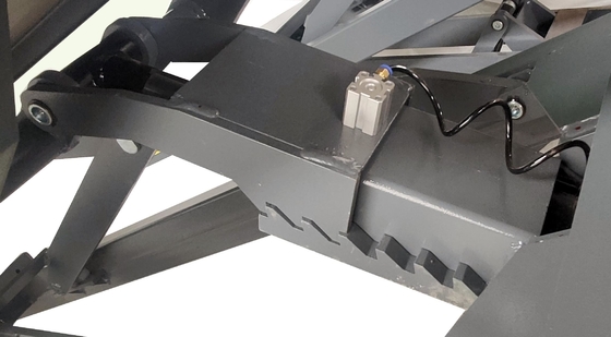 Elevador de automóviles pequeños ultra delgados con doble cilindro Elevador hidráulico Capacidad de elevación 4000kgs