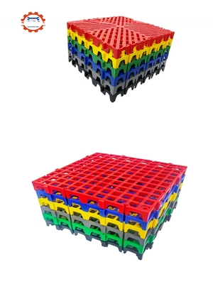 40*40 Cortes de baloncesto personalizadas con azulejos de suelo de PP negros antideslizantes con superficie resistente al desgaste