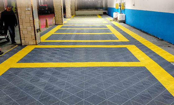 Lavadora de coches Parrilla de piso PP 40*40*2cm Cuadrícula de tablero de piso de alfombra Cuadrícula de piso multifunción